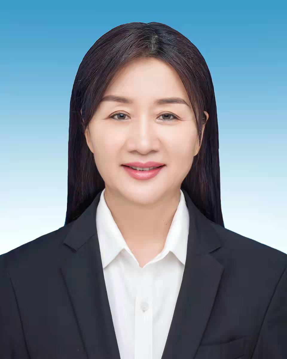 李霞